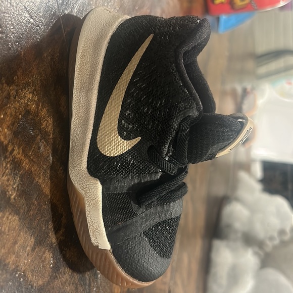 Nike shoes - Picture 4 of 9